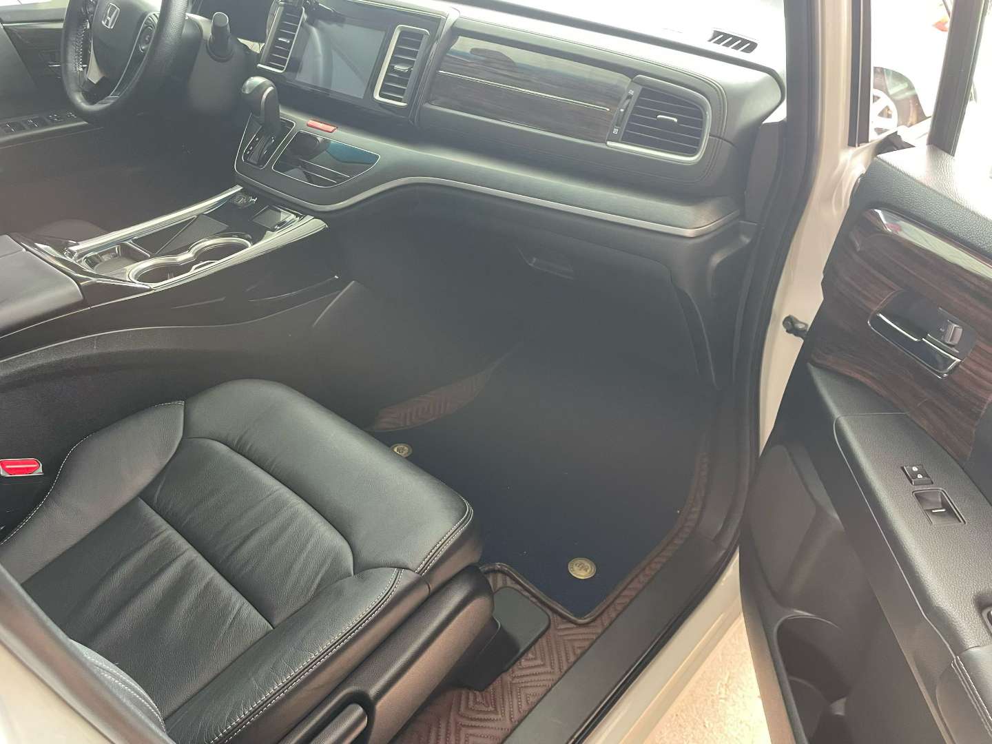 Honda Elysion 2.4L Style Edition 5