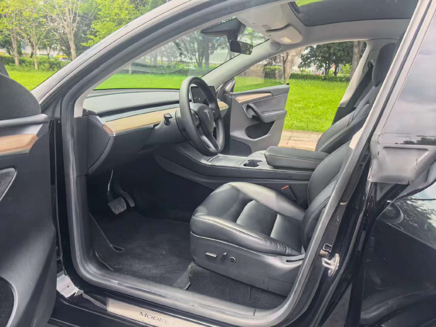 Tesla Model Y 2022 Long Range All-Wheel Drive 6
