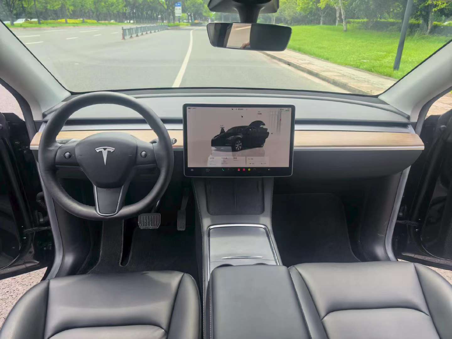 Tesla Model Y 2022 Long Range All-Wheel Drive 4