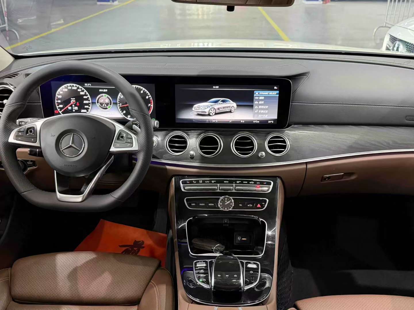Mercedes-Benz E-Class 2017 E200L New Large Dual-Screen 6