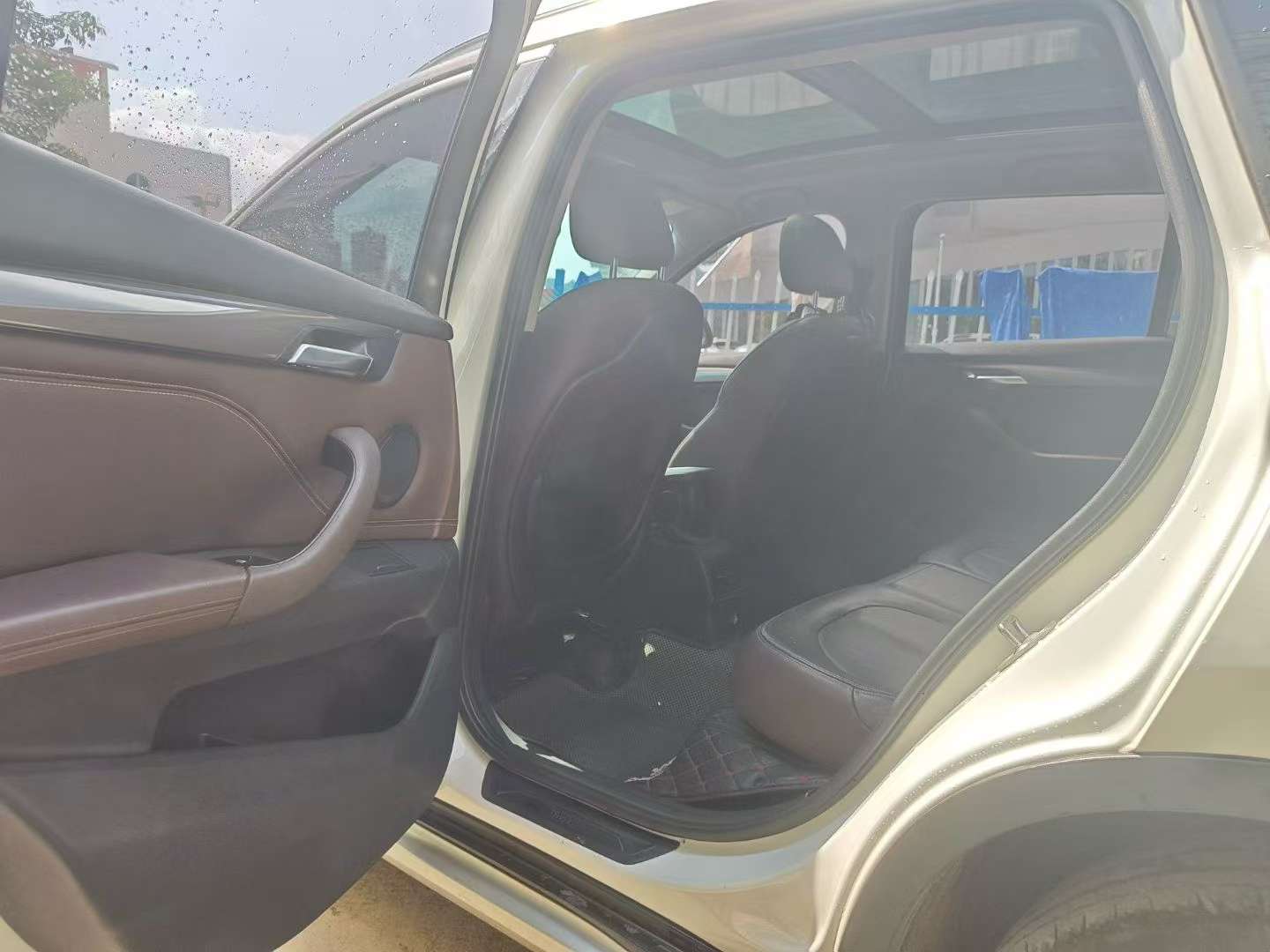 BMW X1 sDrive18Li Luxury Edition 5