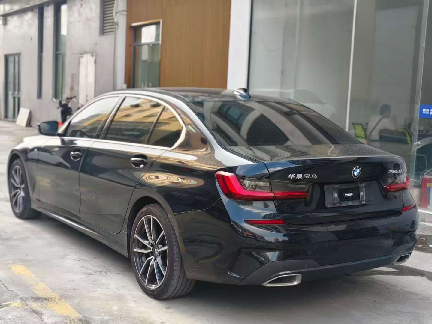 BMW 3 Series 325Li 2.0T Automatic M Sport 3
