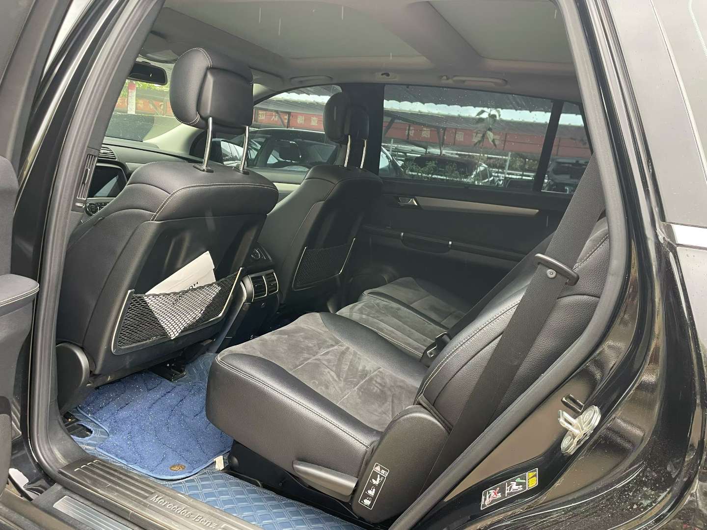 Mercedes-Benz R-Class 2017 R320 AWD 7-Seater 3