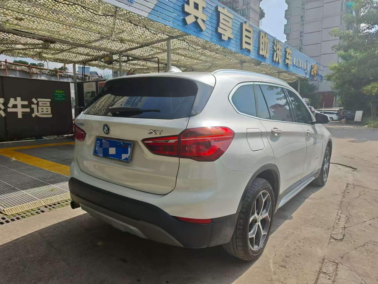 BMW X1 sDrive18Li Luxury Edition 3