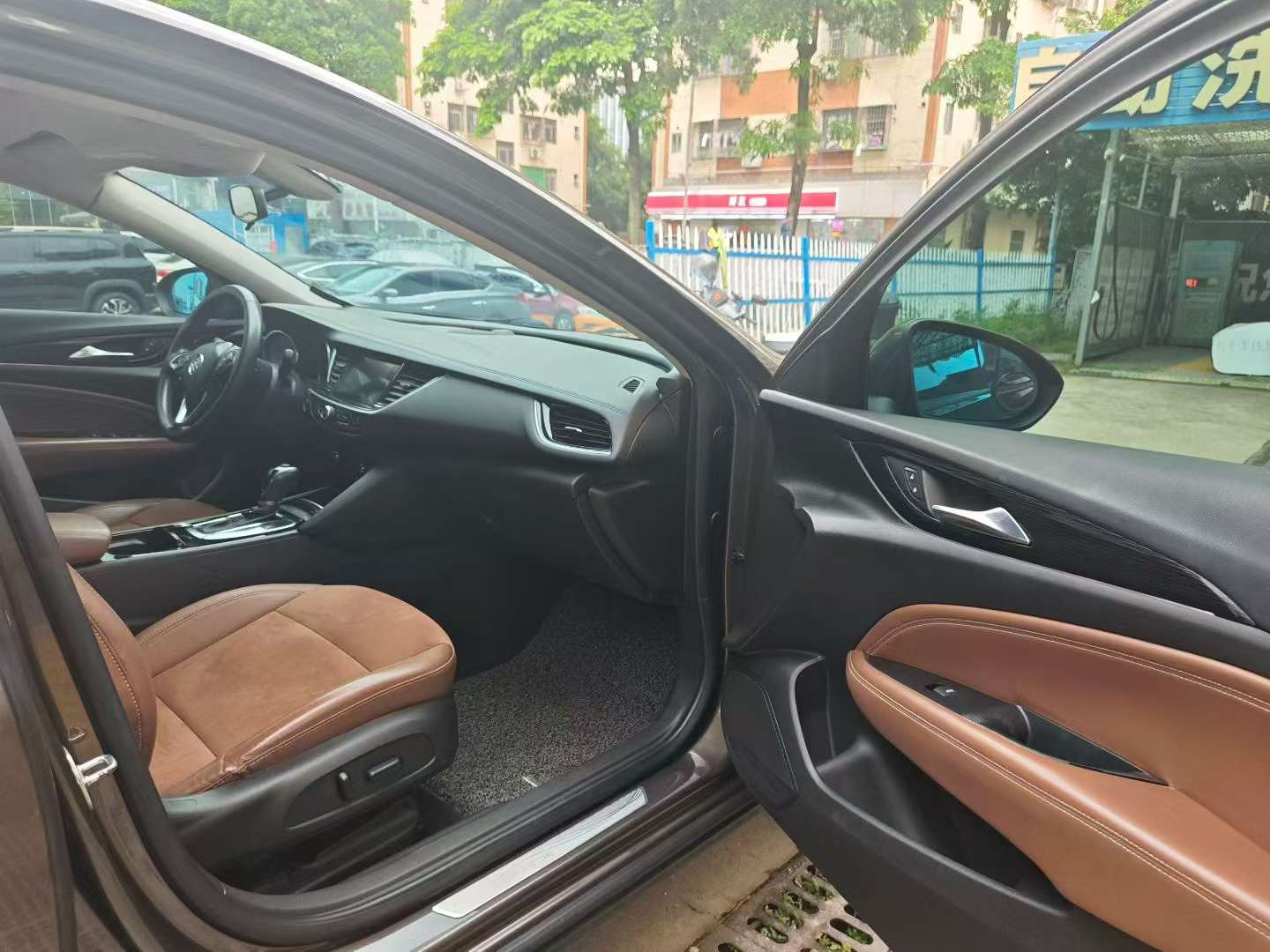 Buick Regal 20T Elite 6