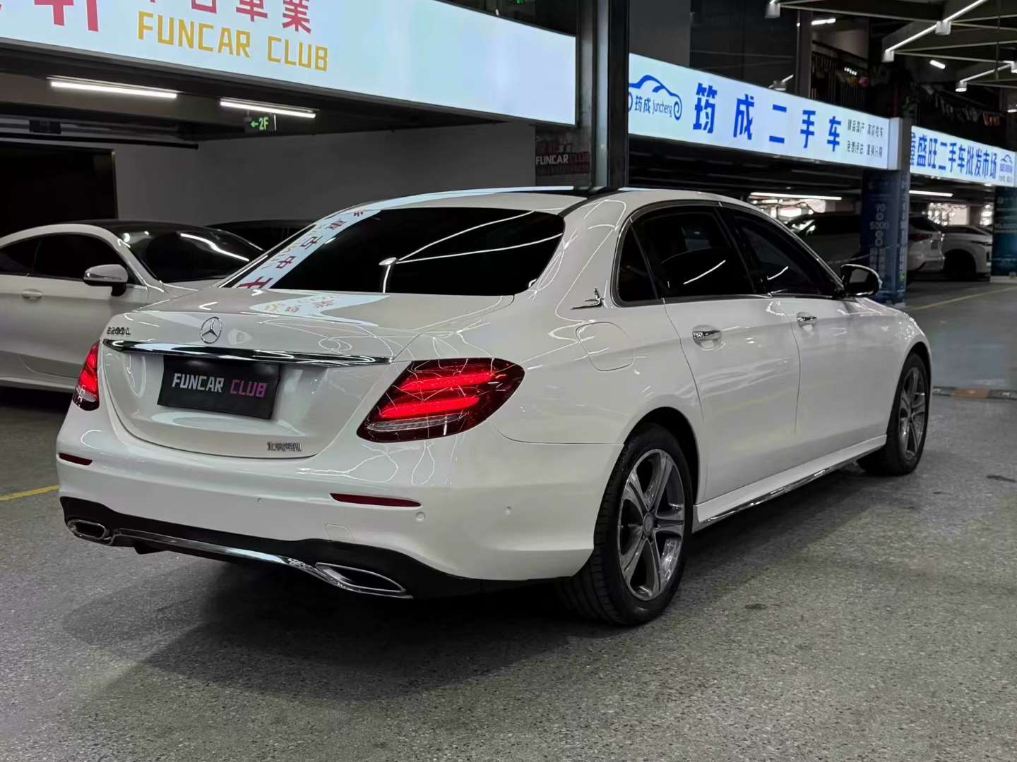 Mercedes-Benz E-Class 2017 E200L New Large Dual-Screen 8