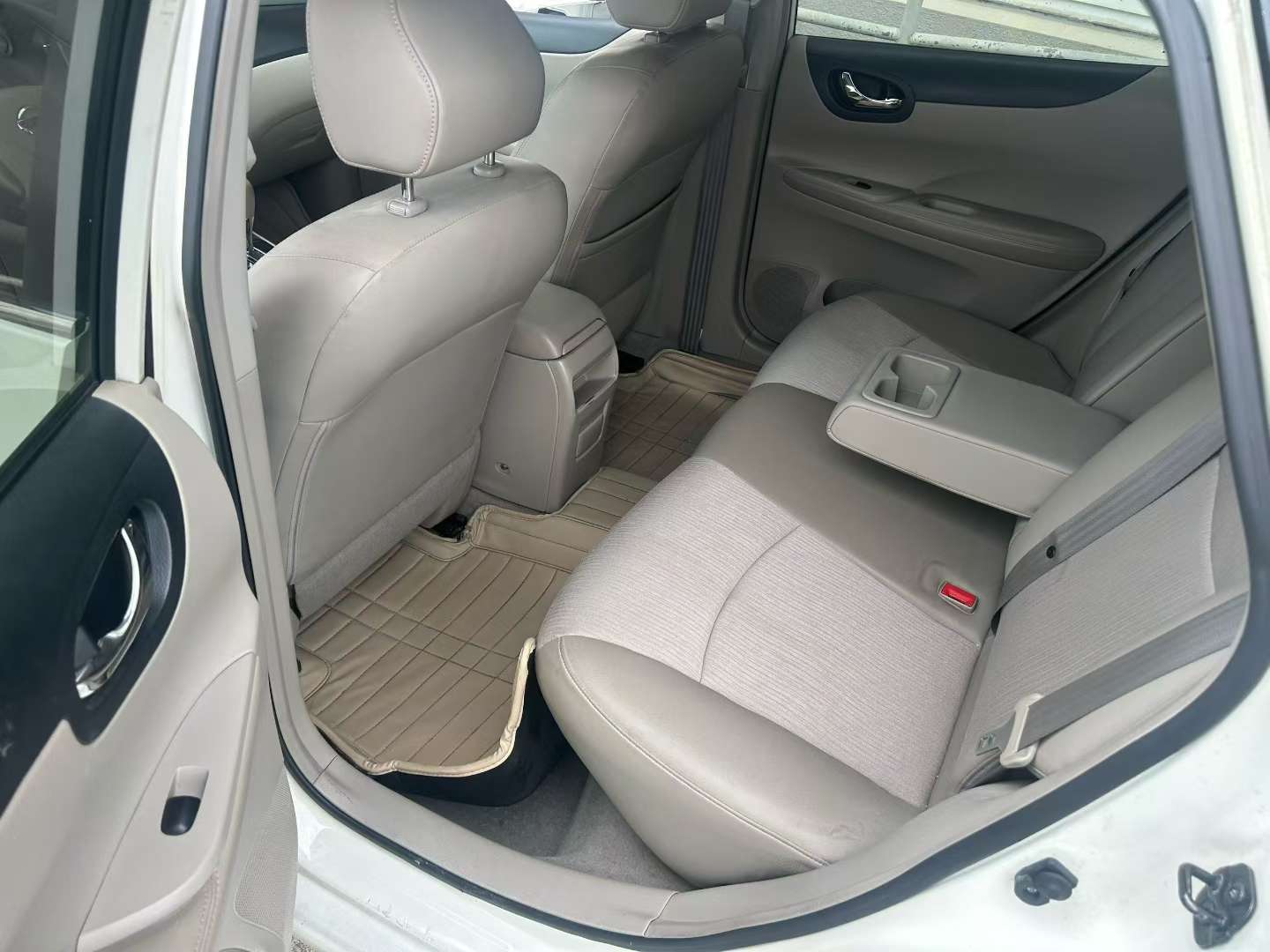 Nissan Tiida 1.6 Automatic Intelligent Trim 8