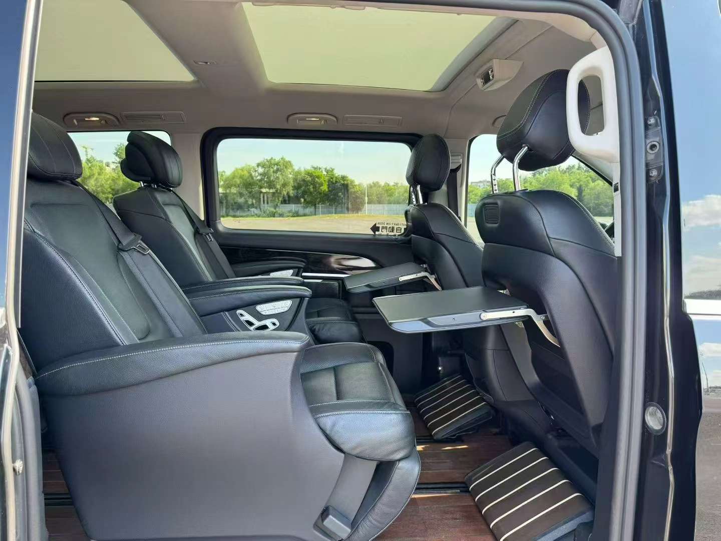 Mercedes-Benz V260L V260L Long Wheelbase Prestige Top Trim 6