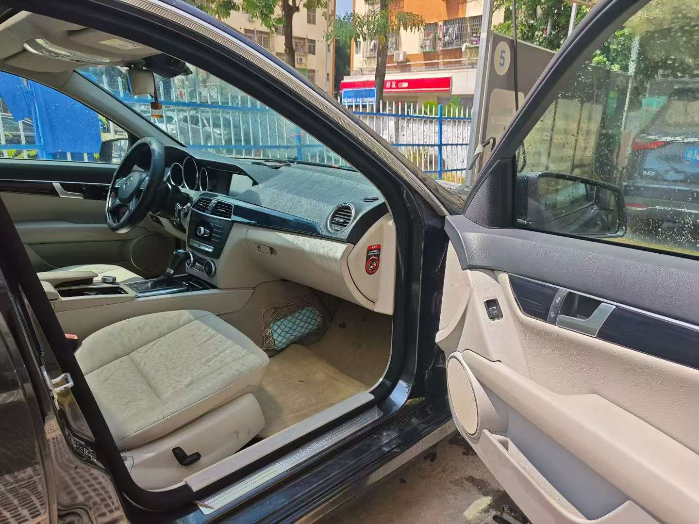 Mercedes-Benz C-Class 2014 C 180 Classic Grand Edition 6