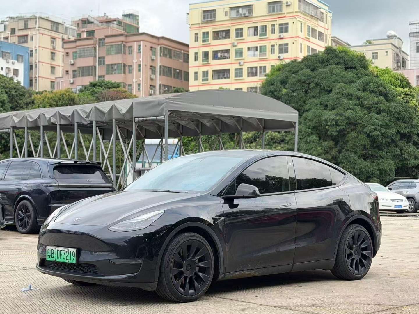 Tesla Model Y Standard Range Rear-Wheel Drive