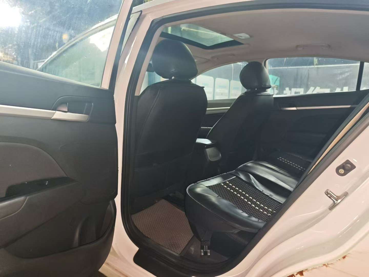 Hyundai Elantra 1.6L Automatic Elite Edition 5