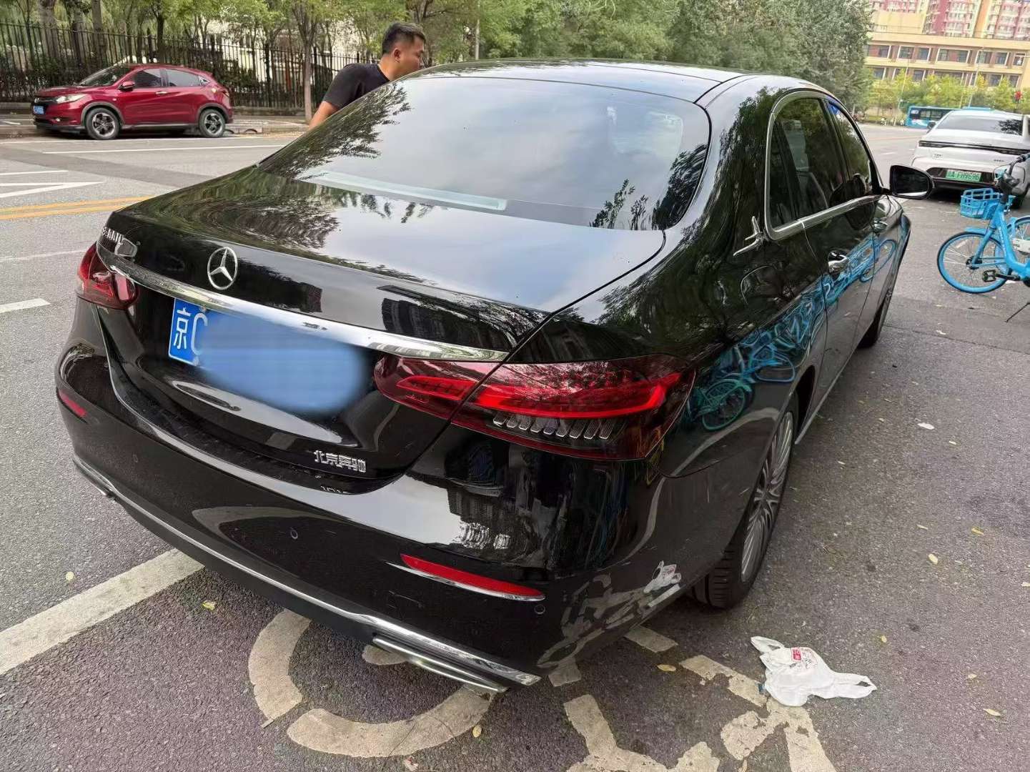 Mercedes-Benz E-Class E300L Luxury 2