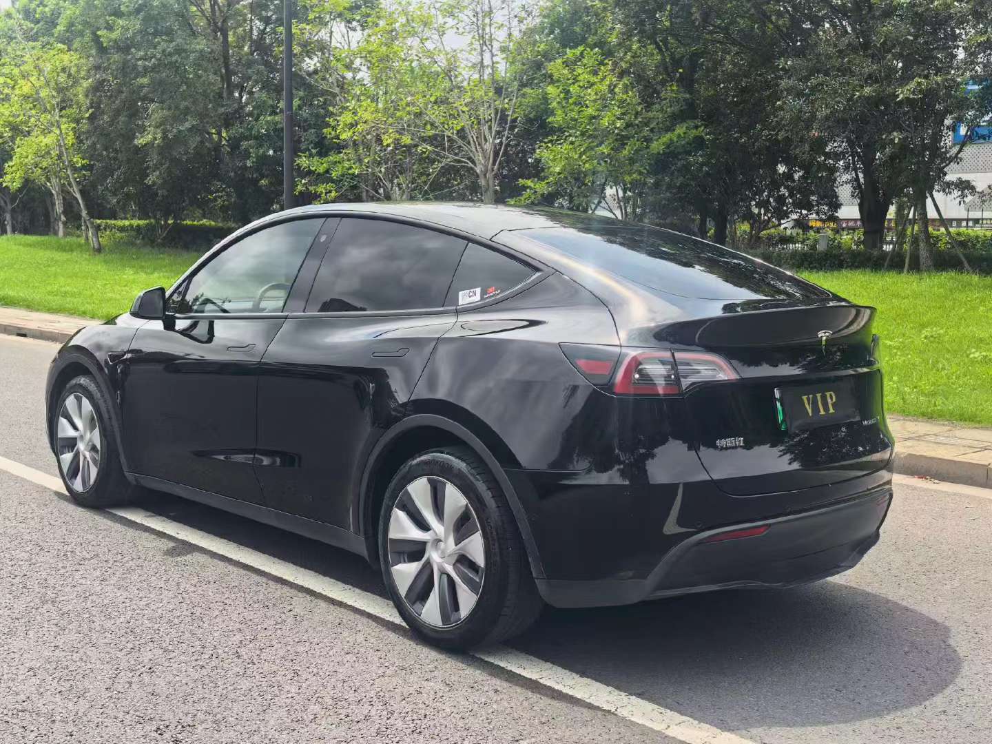 Tesla Model Y 2022 Long Range All-Wheel Drive 9