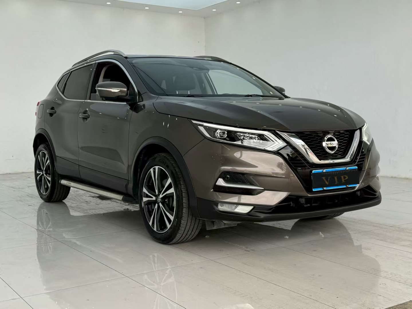 Nissan Qashqai 2.0L Near-Top Trim 3
