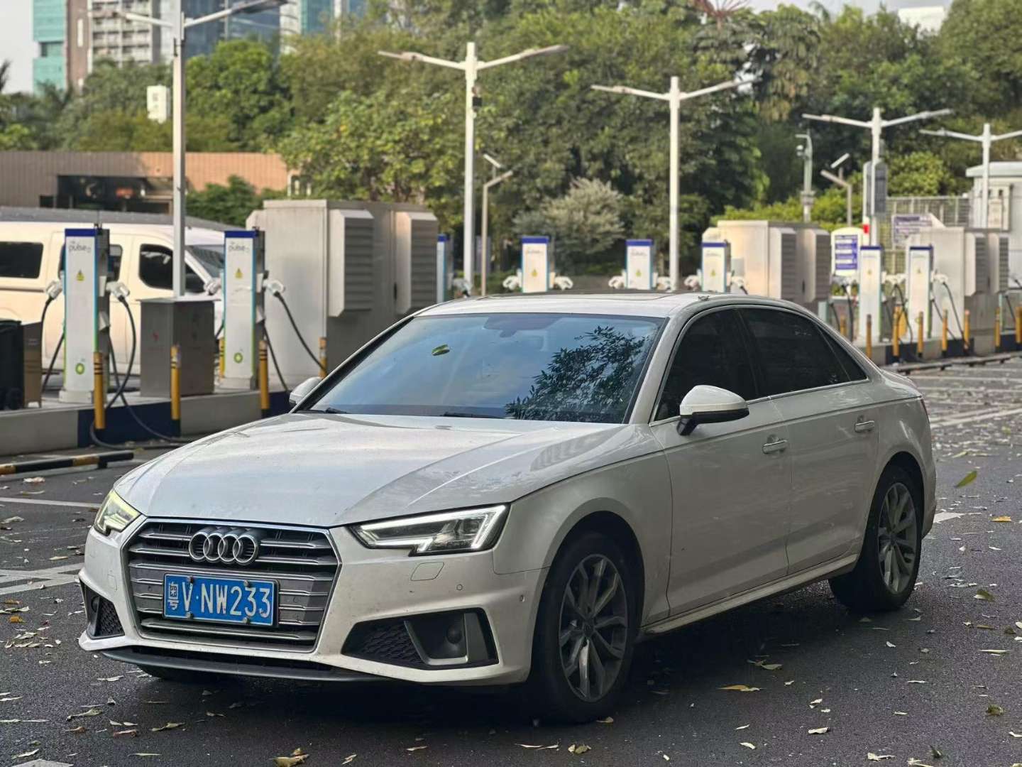 Audi A4L 2.0T Fashion