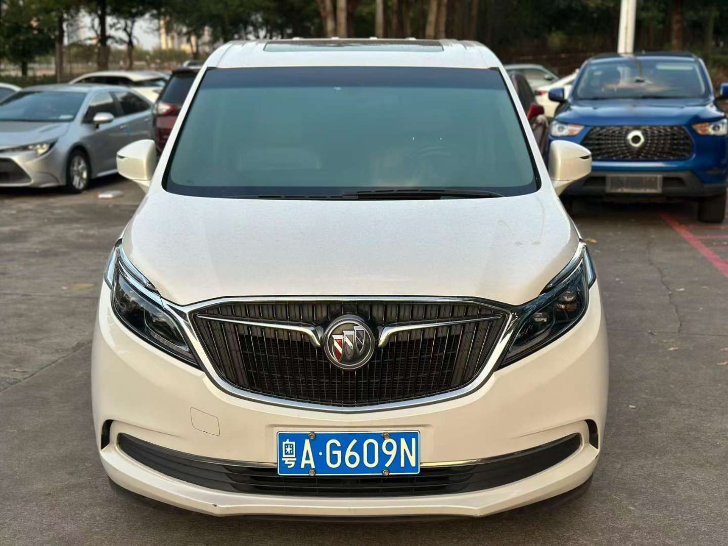 Buick GL8 2017 2.0T ES 28T Premium 2