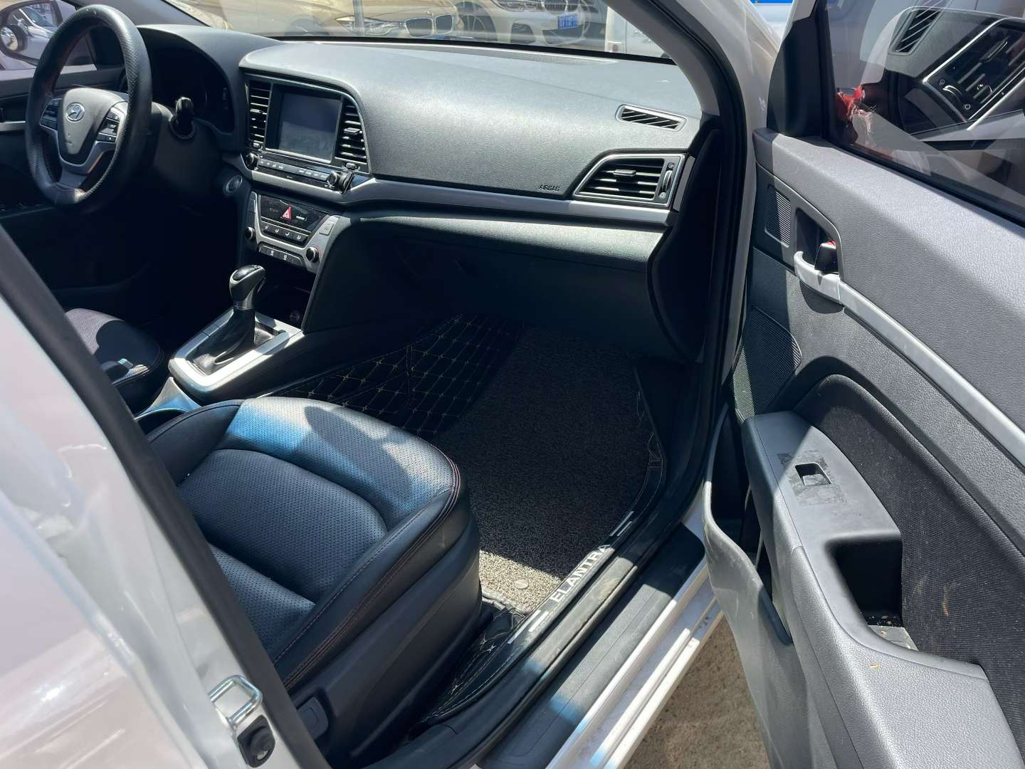 Hyundai Elantra 1.6L Automatic 5