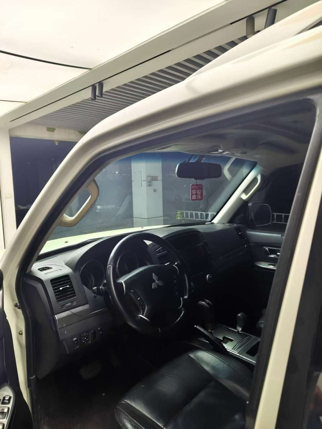Mitsubishi Pajero 2012 V93 4
