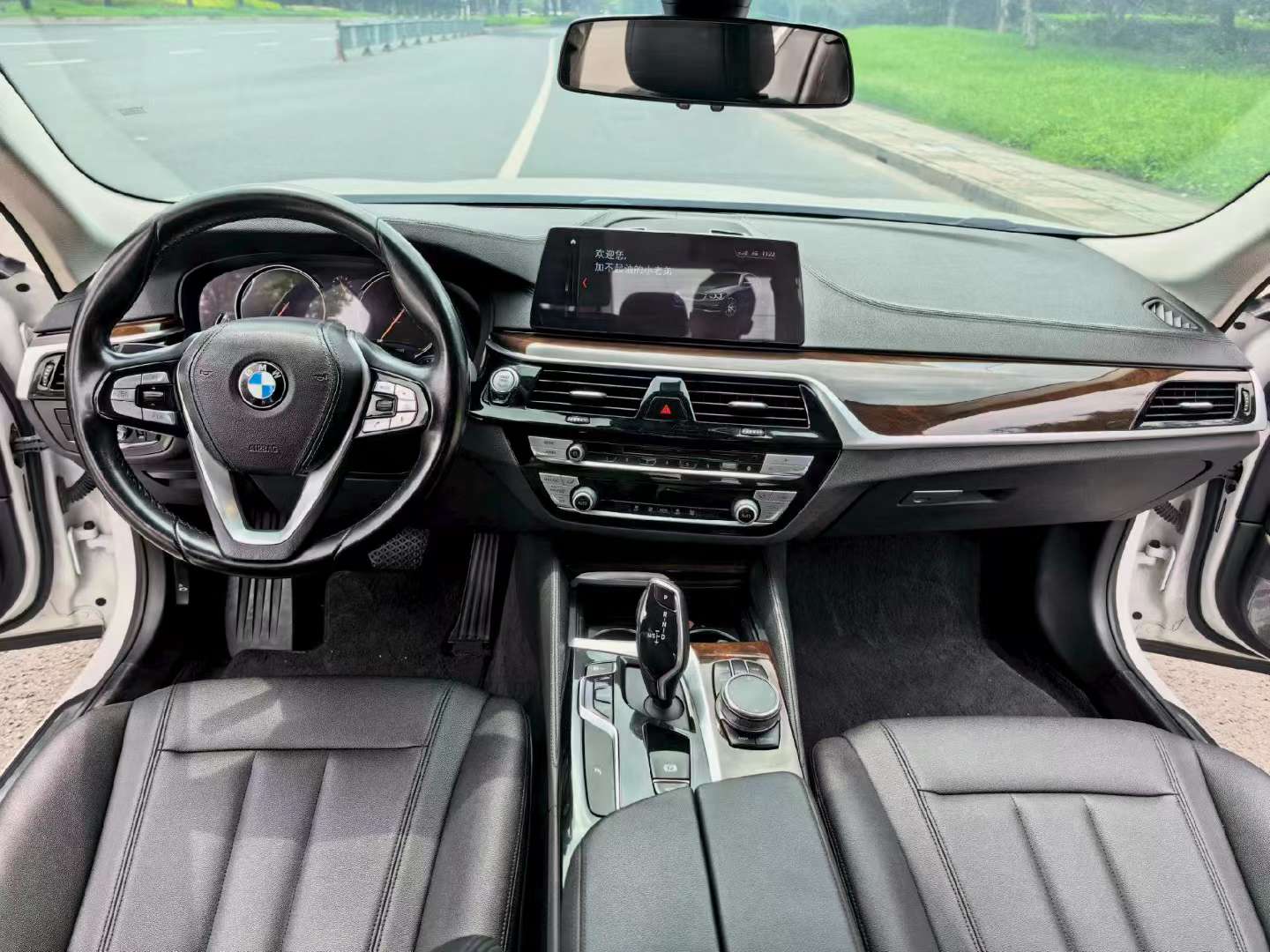 BMW 5 Series 2018 525Li 2.0T Luxury Package 4