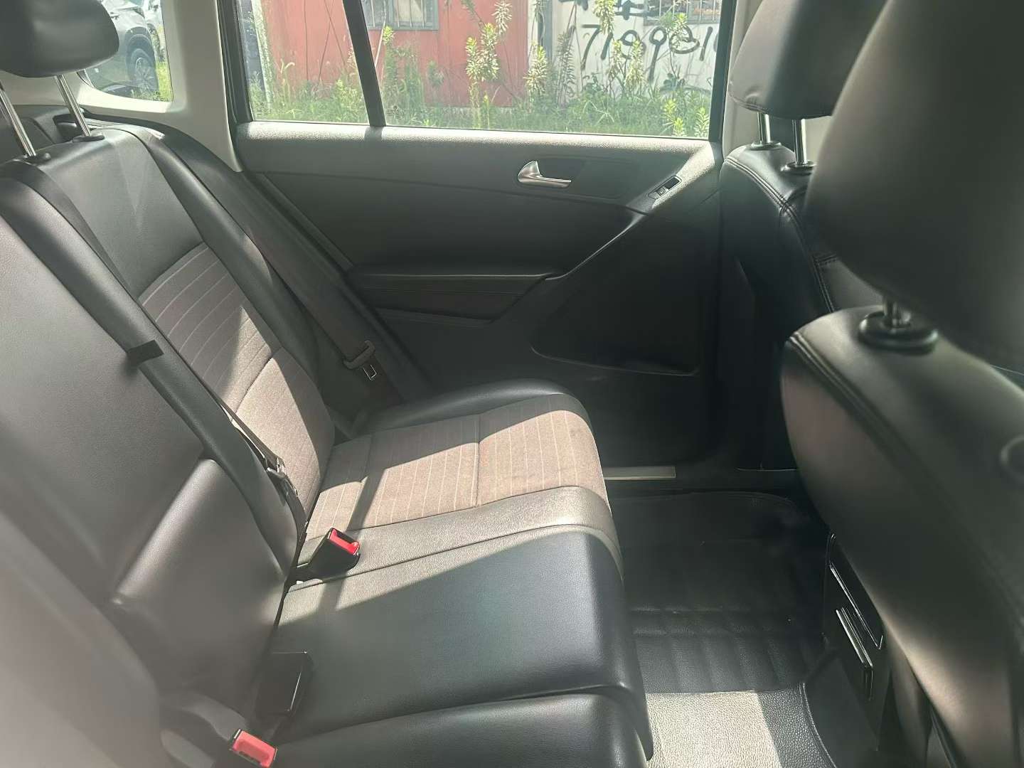 Volkswagen Tiguan 1.8T Fashion Edition 6