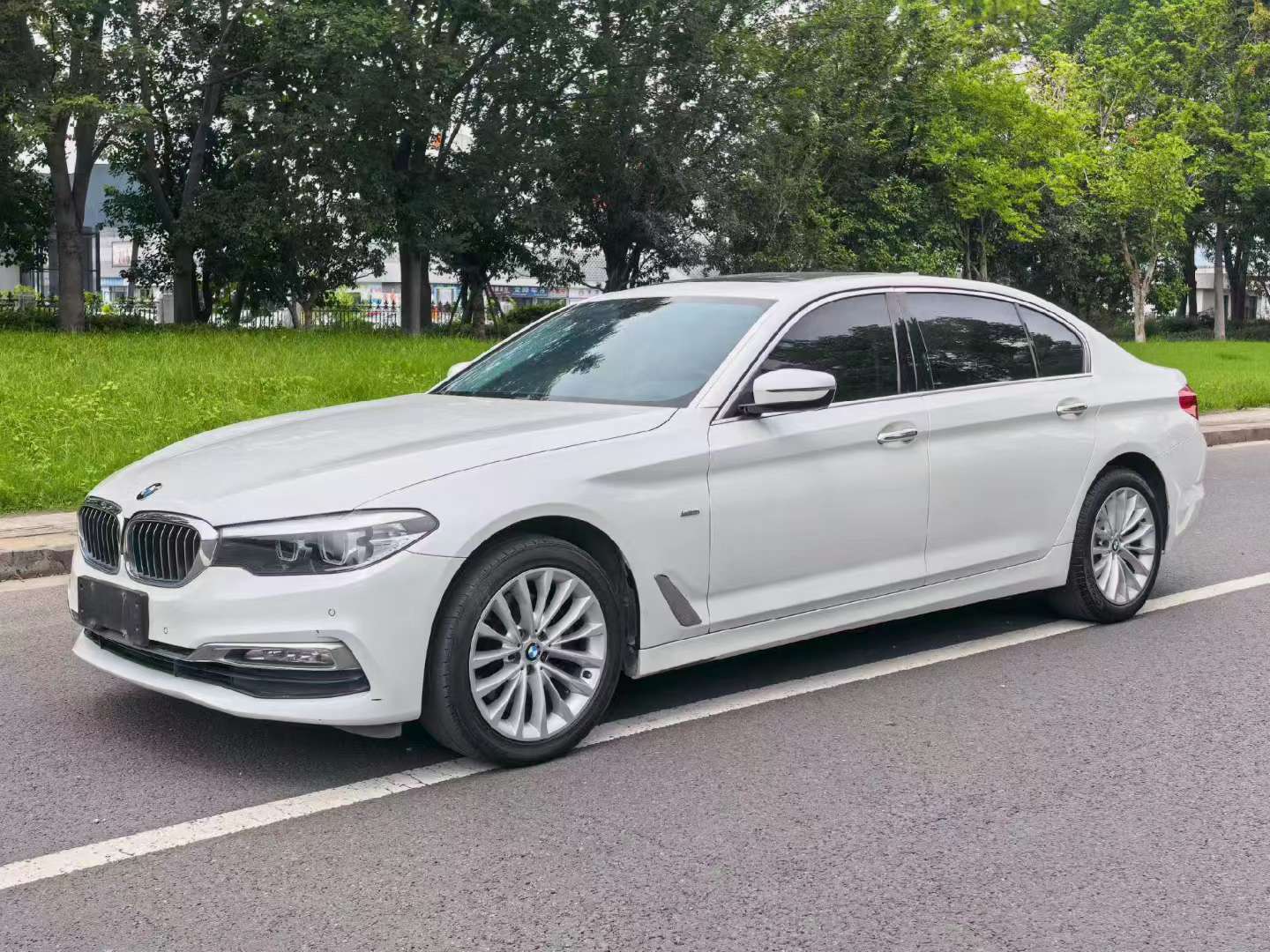 BMW 5 Series 2018 525Li 2.0T Luxury Package