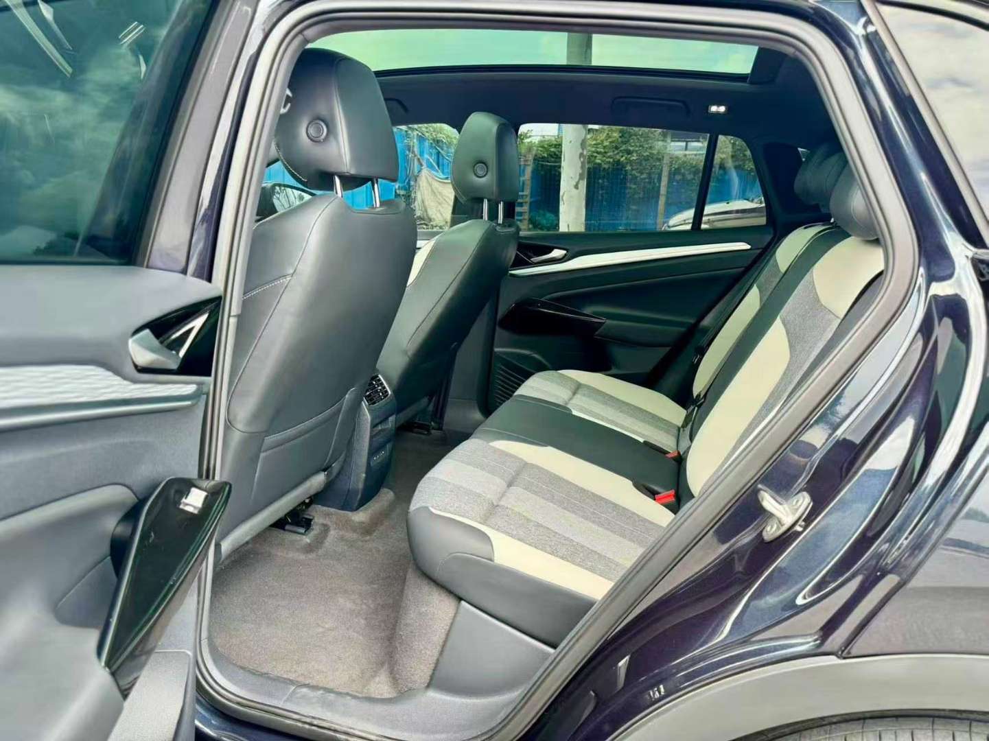 Volkswagen ID.4 CROZZ 2022 Standard Range PURE Edition 3
