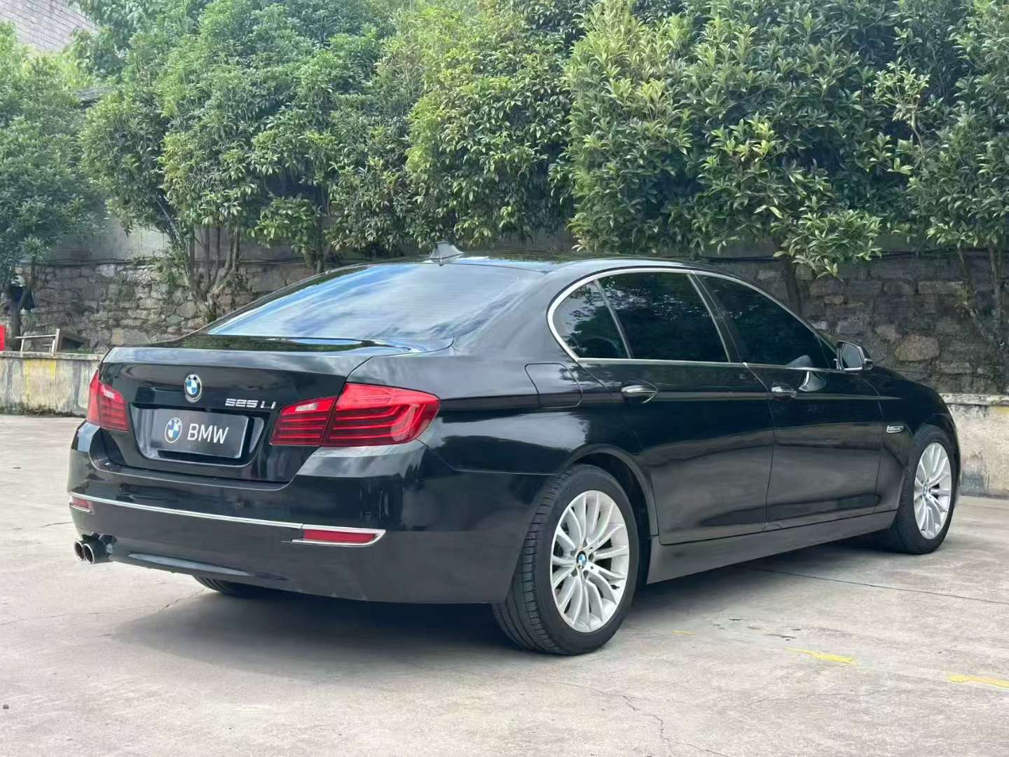 BMW 5 Series 2017 525Li Luxury 7