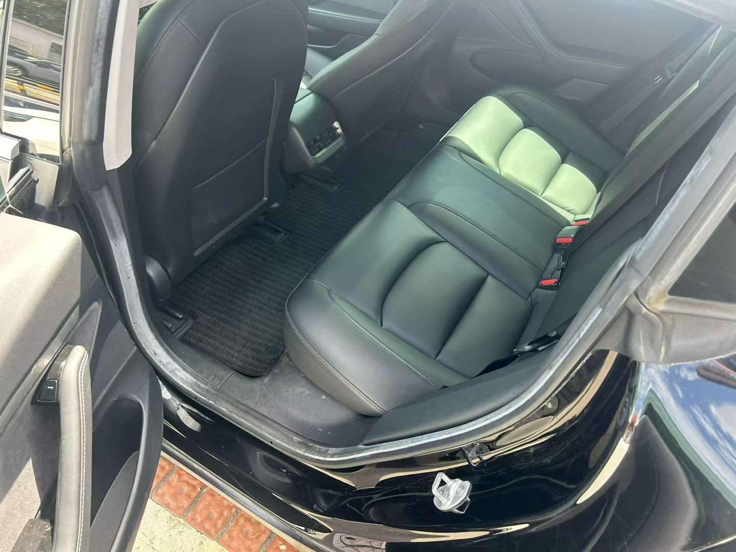 Tesla Model 3 Standard Rear-Wheel Drive 5