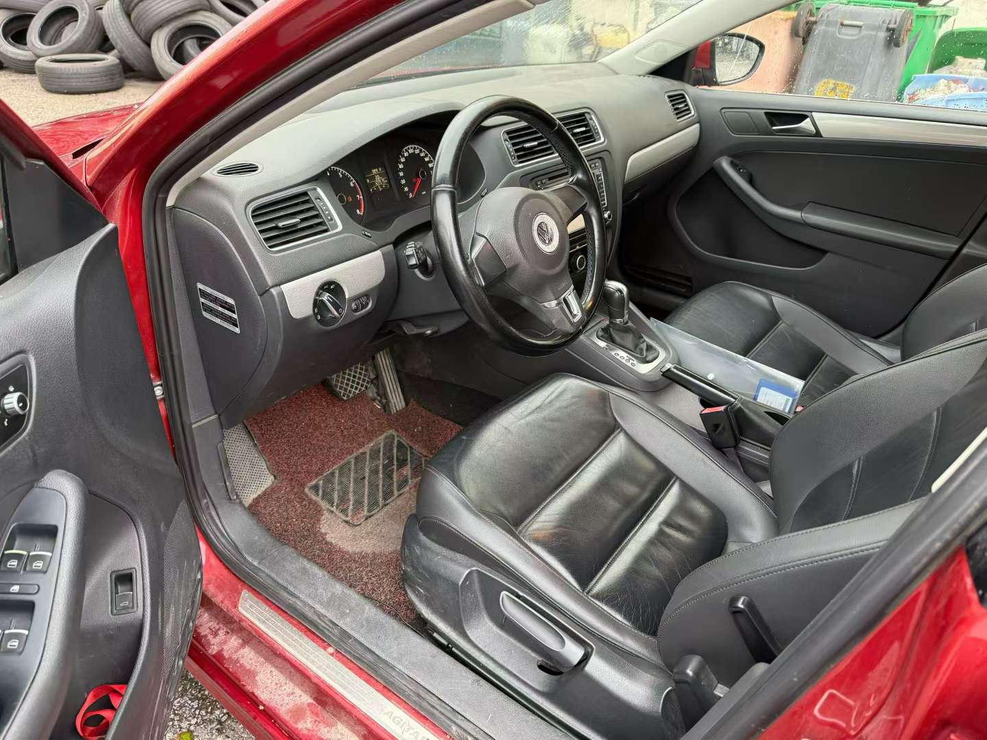 Volkswagen Sagitar 1.6 Automatic Sunroof 3