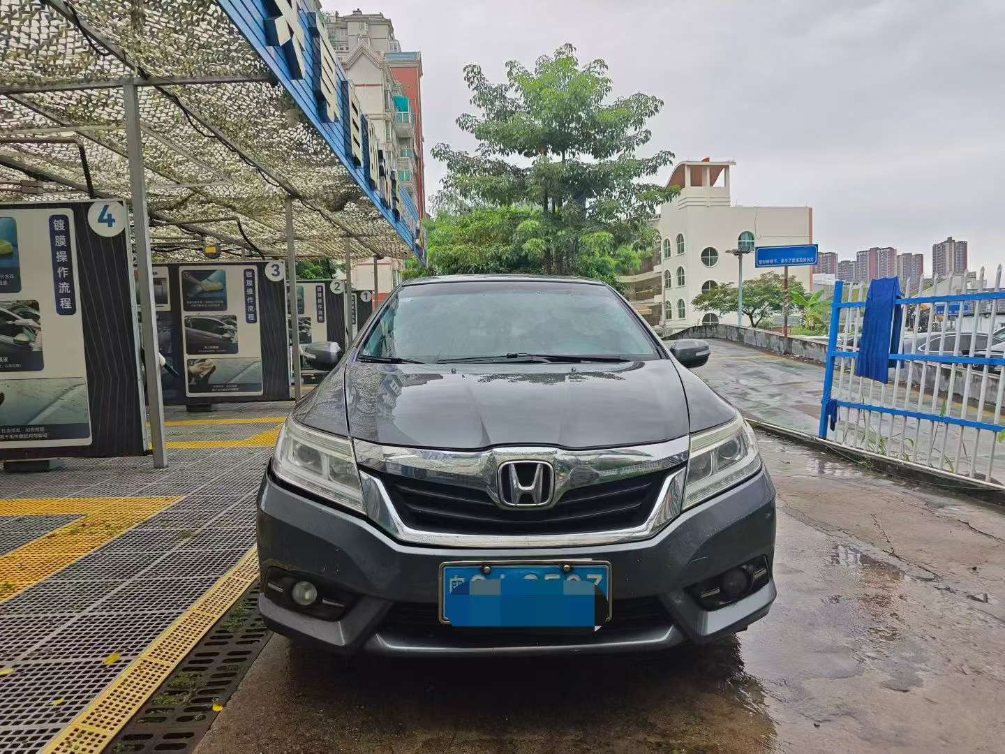 Honda Crider 1.8L Automatic Luxury Edition