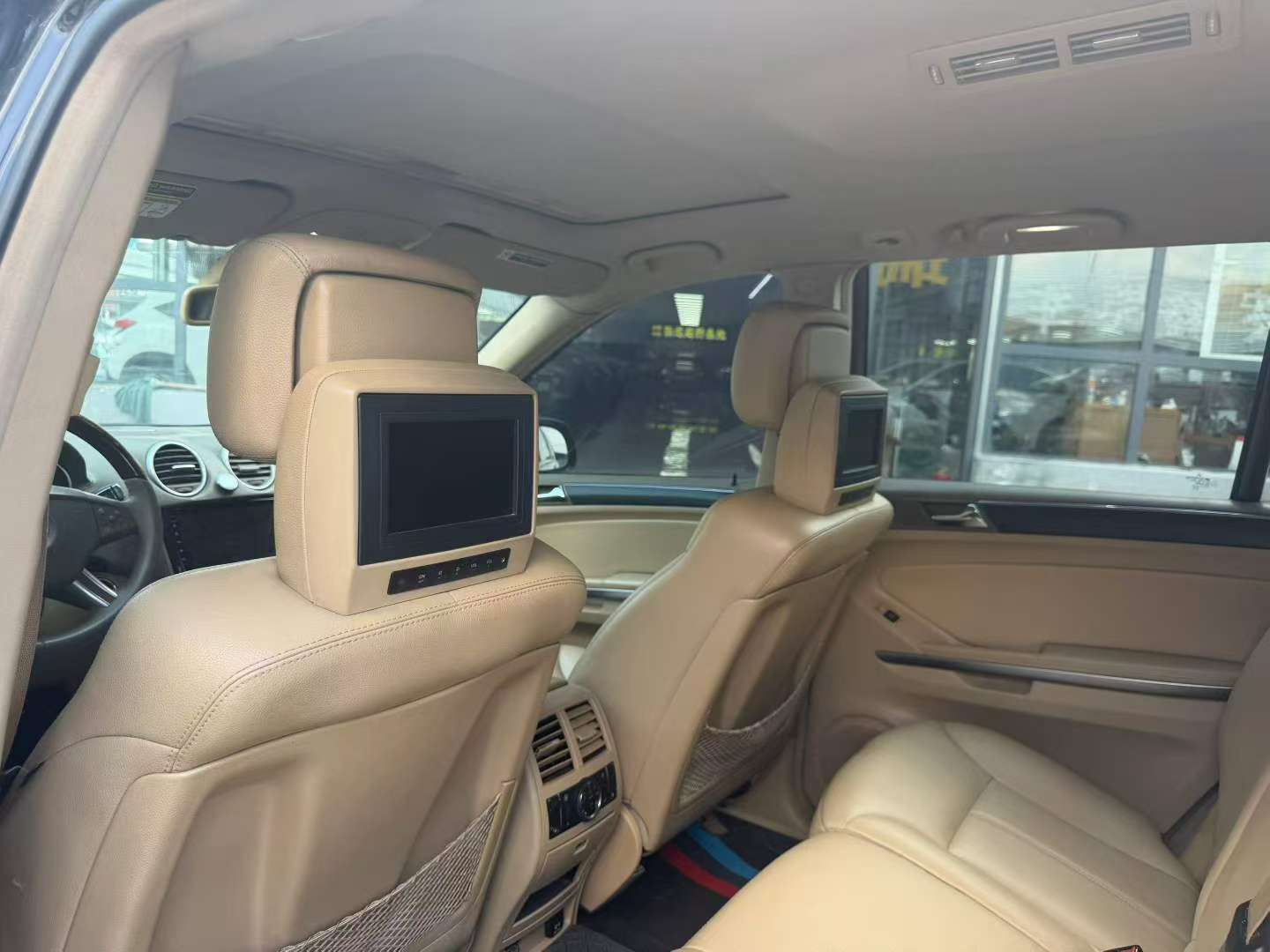 Mercedes-Benz GL-Class 5