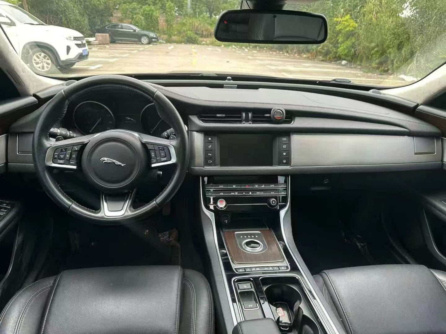 Jaguar XFL 9