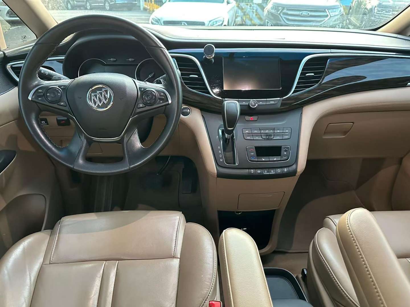 Buick GL8 2017 2.0T ES 28T Premium 8