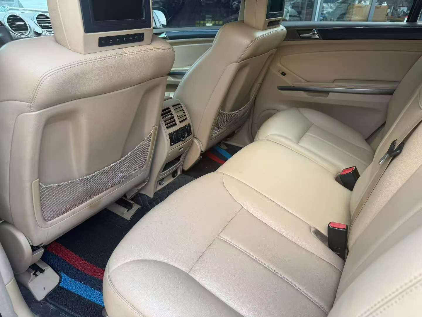 Mercedes-Benz GL-Class 6