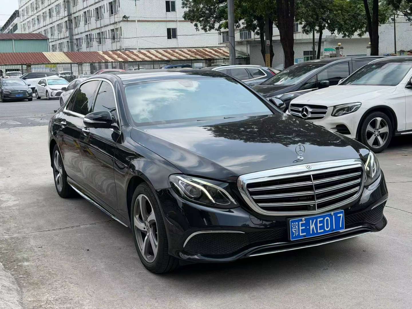 Mercedes-Benz E-Class E300L Sport Fashion 2