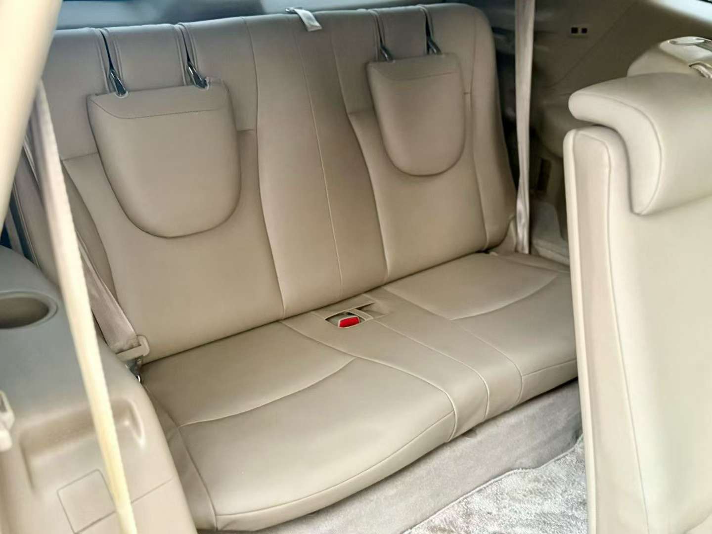 Toyota Highlander 2012 2.7L 2WD 7-Seat Luxury Trim 9