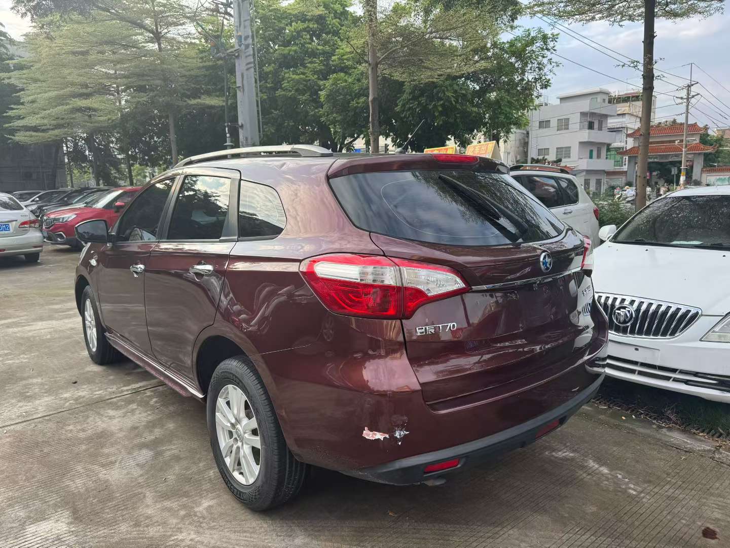Venucia T70