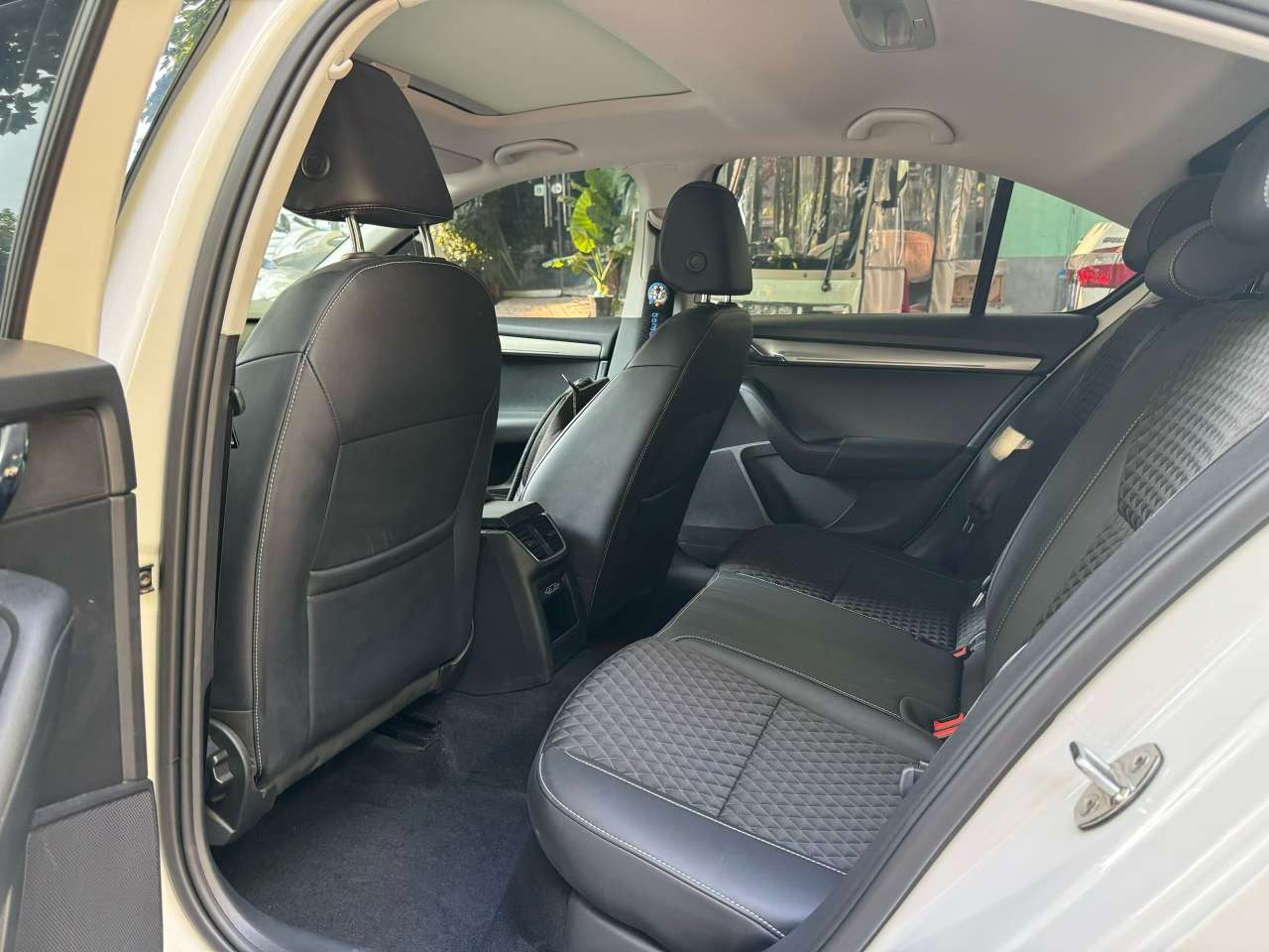 Skoda Octavia 2018 1.6L Automatic Luxury 3