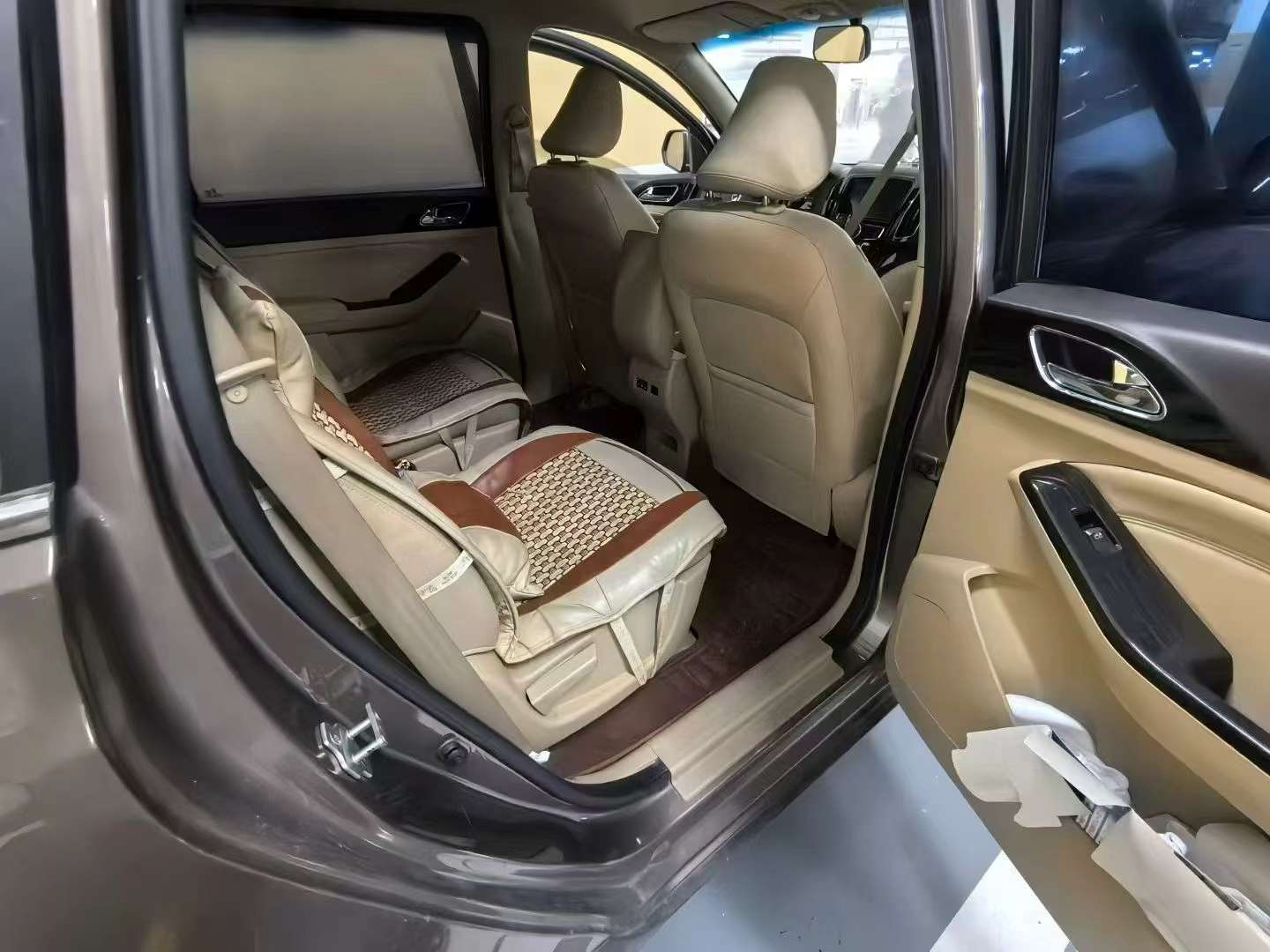 Baojun 730 1.5L Manual 7-Seater 5