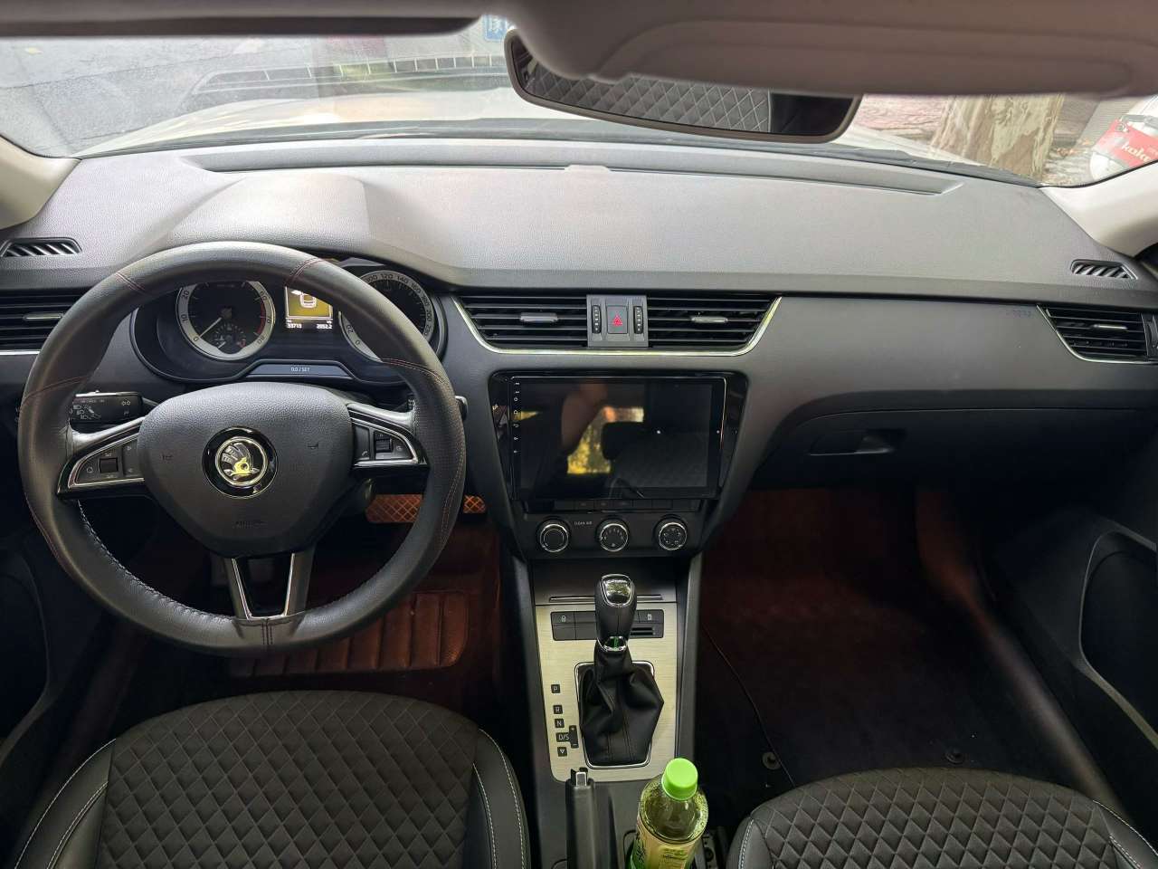 Skoda Octavia 2018 1.6L Automatic Luxury 6