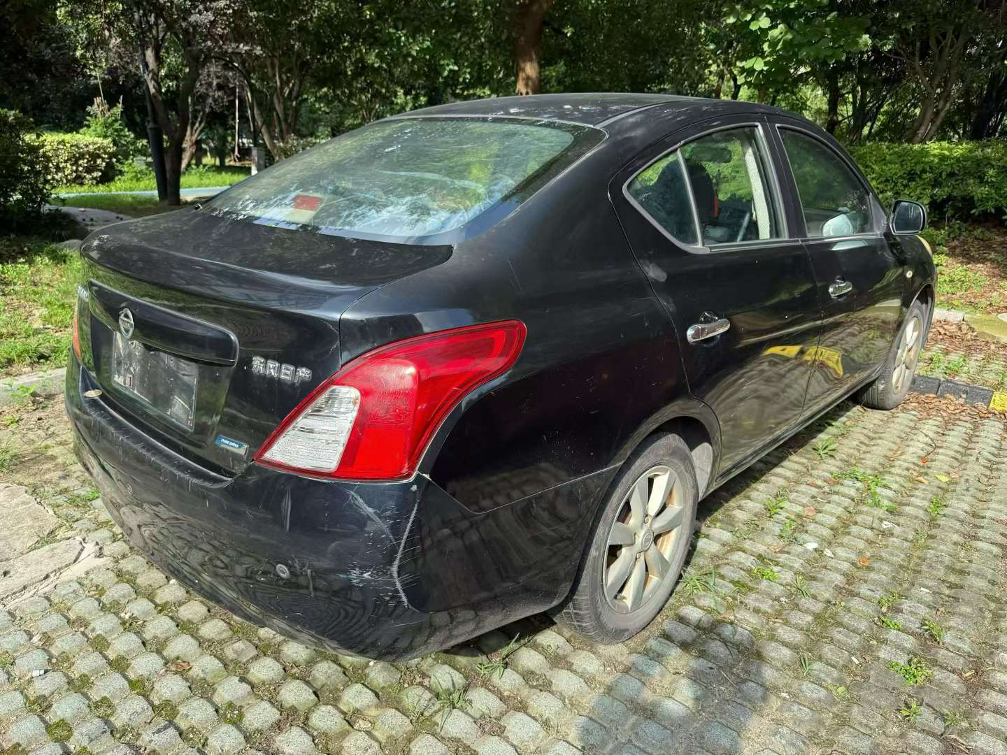 Nissan Sunny 1.5L Manual Sunroof 5
