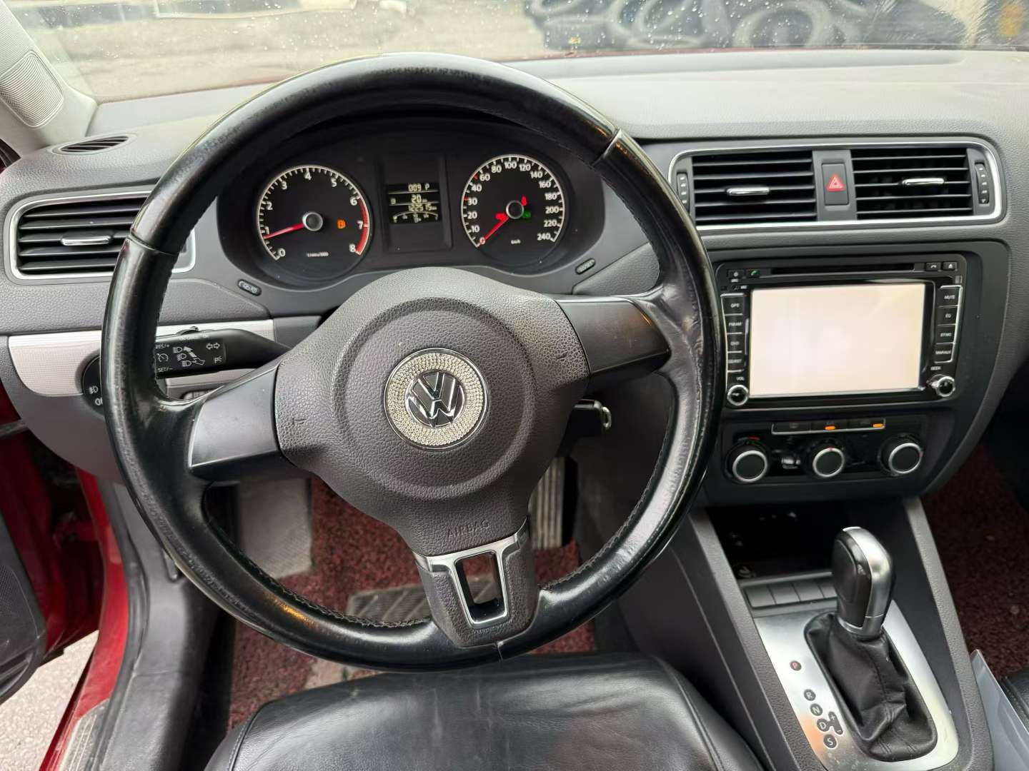 Volkswagen Sagitar 1.6 Automatic Sunroof 4