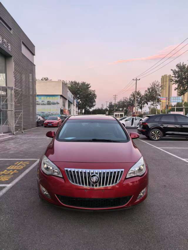 Buick Excelle XT Automatic 1.6L High Spec 2
