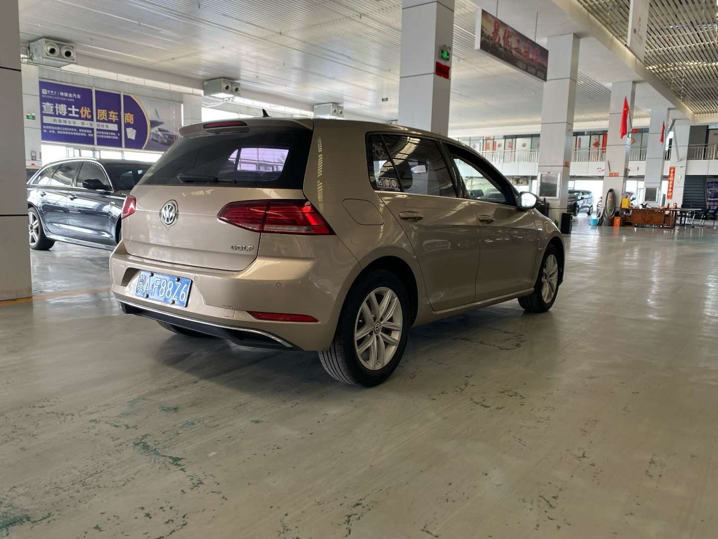 Volkswagen Golf 1.4T 9