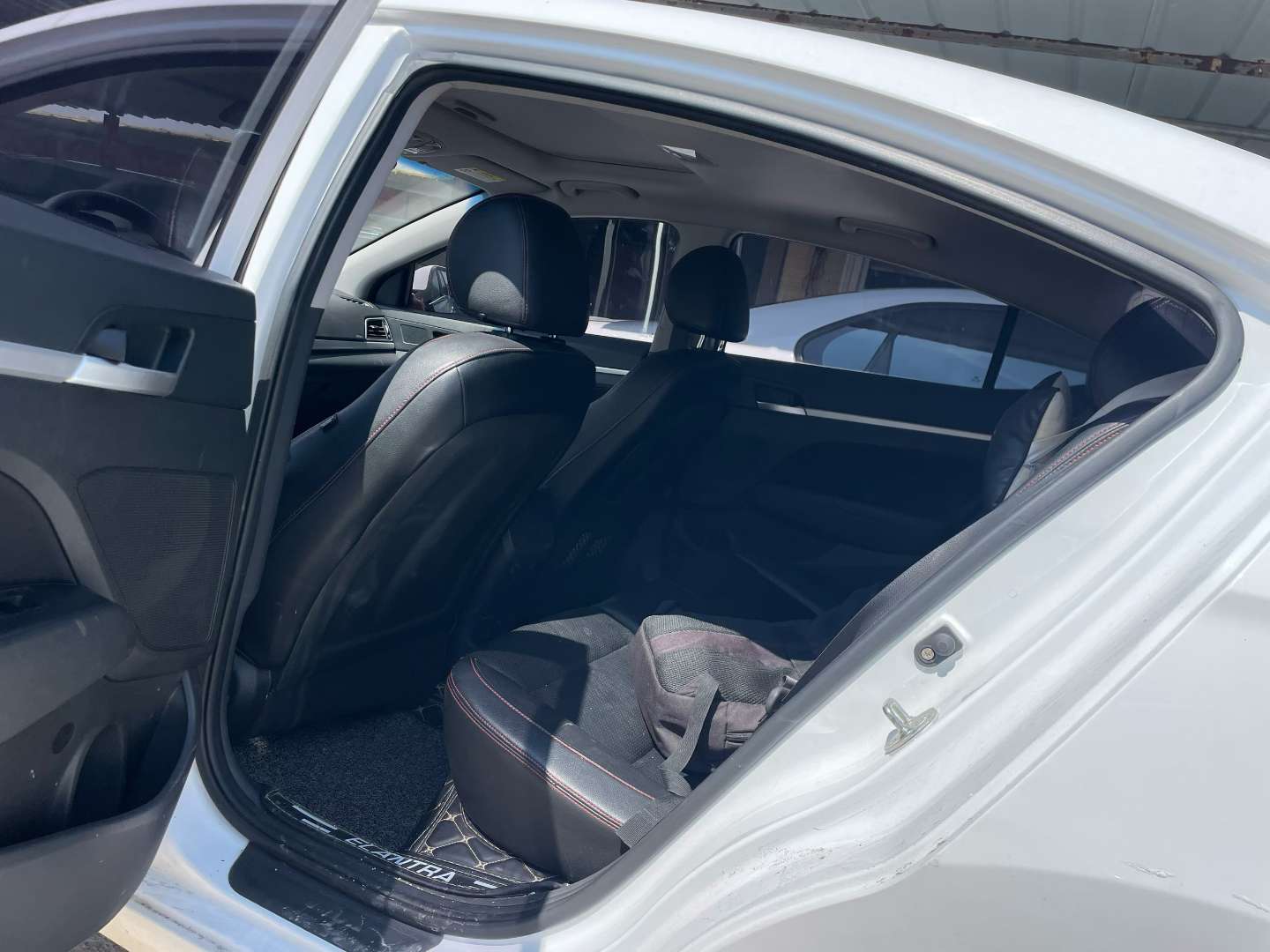 Hyundai Elantra 1.6L Automatic 3