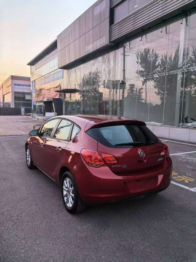 Buick Excelle XT Automatic 1.6L High Spec 4