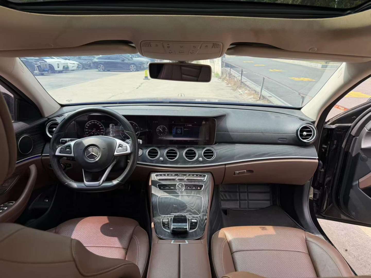 Mercedes-Benz E-Class E300L Sport Fashion 5