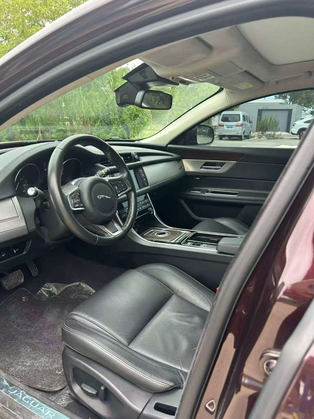Jaguar XFL 7