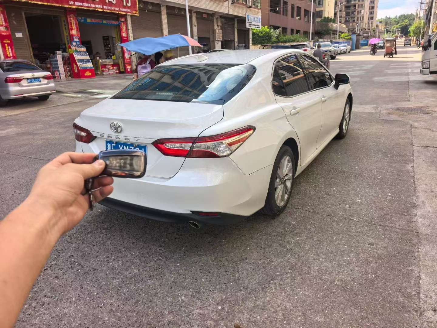 Toyota Camry 4