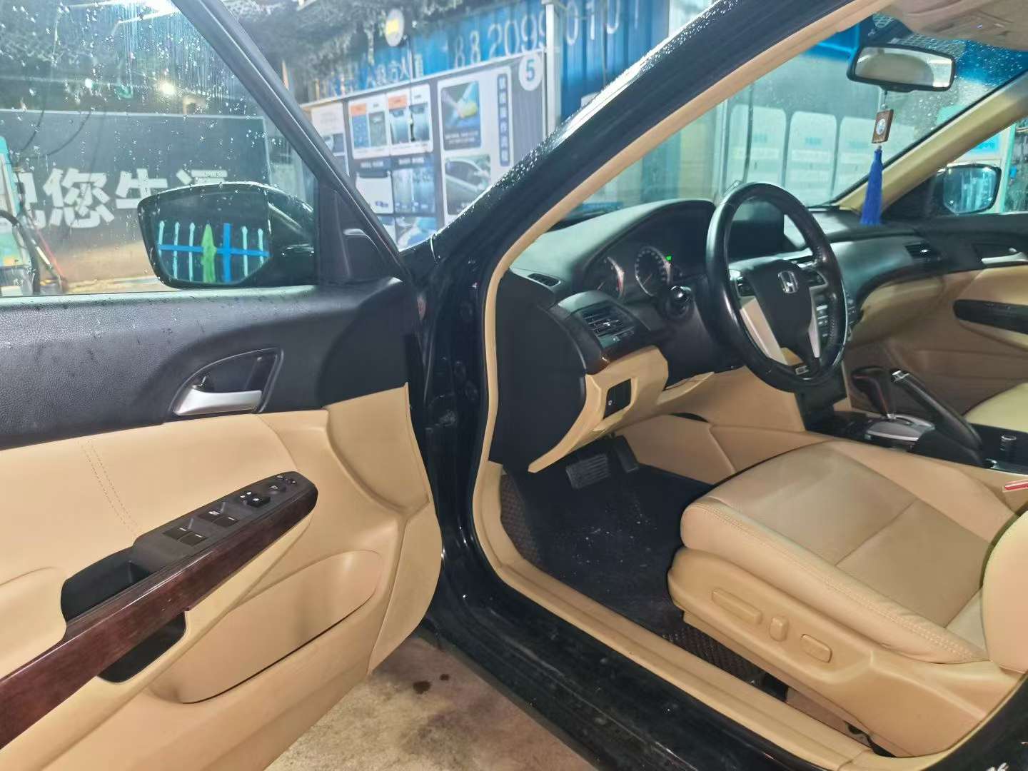 Honda Accord 2.0L Automatic SE 4